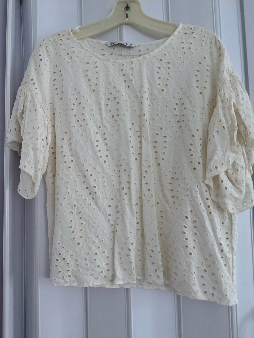 Zara cream Eyelet Ruffle Sleeve Blouse